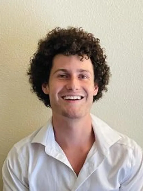 Headshot of Ethan Friedland.